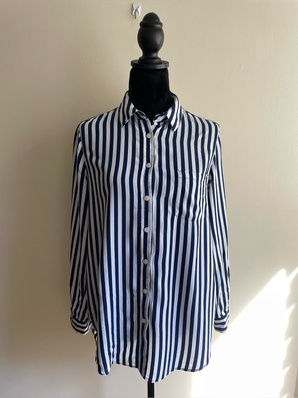Jane + Delancey Blue White Striped Rayon Blouse Button Back Detail Size S
